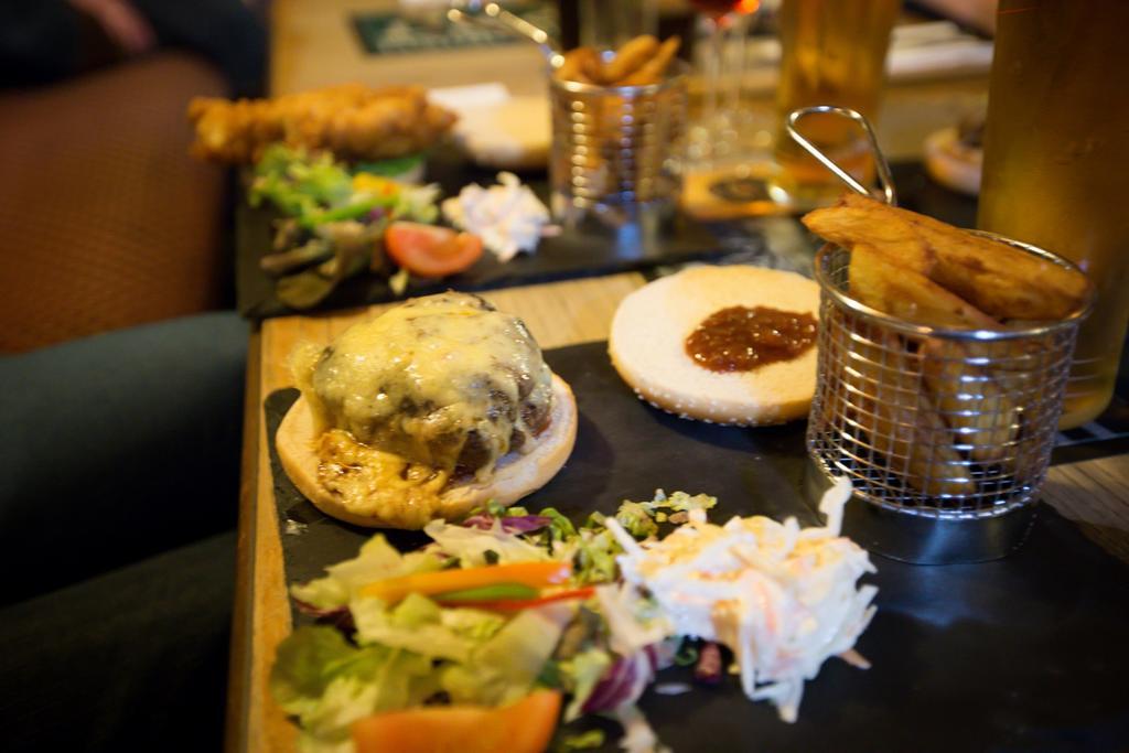The Cheviot Hotel เบลลิงแฮม ภายนอก รูปภาพ
